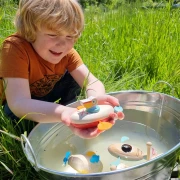 Thumbnail 12 of Small Foot Играчка Пеликан, за навиване, за вода, дървена