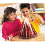 Thumbnail 2 of Learning Resources Модел на изригващ вулкан