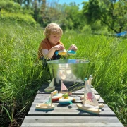 Thumbnail 2 of Small Foot Играчка Пеликан, за навиване, за вода, дървена