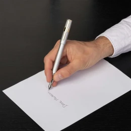 Снимка на Hugo Boss Писалка Gear Pinstripe, в кутия, сребриста