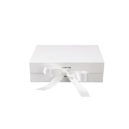 Снимка на Office 1 Кутия Gift Box, с магнитно затваряне, сгъваема, 24 х 18 х 7.8 cm, бяла