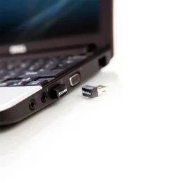 Снимка на USB флаш памет Verbatim Nano, USB 2.0, 32 GB, черна