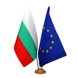 Снимка на Кабинетна двойна стойка за знаме, дървена